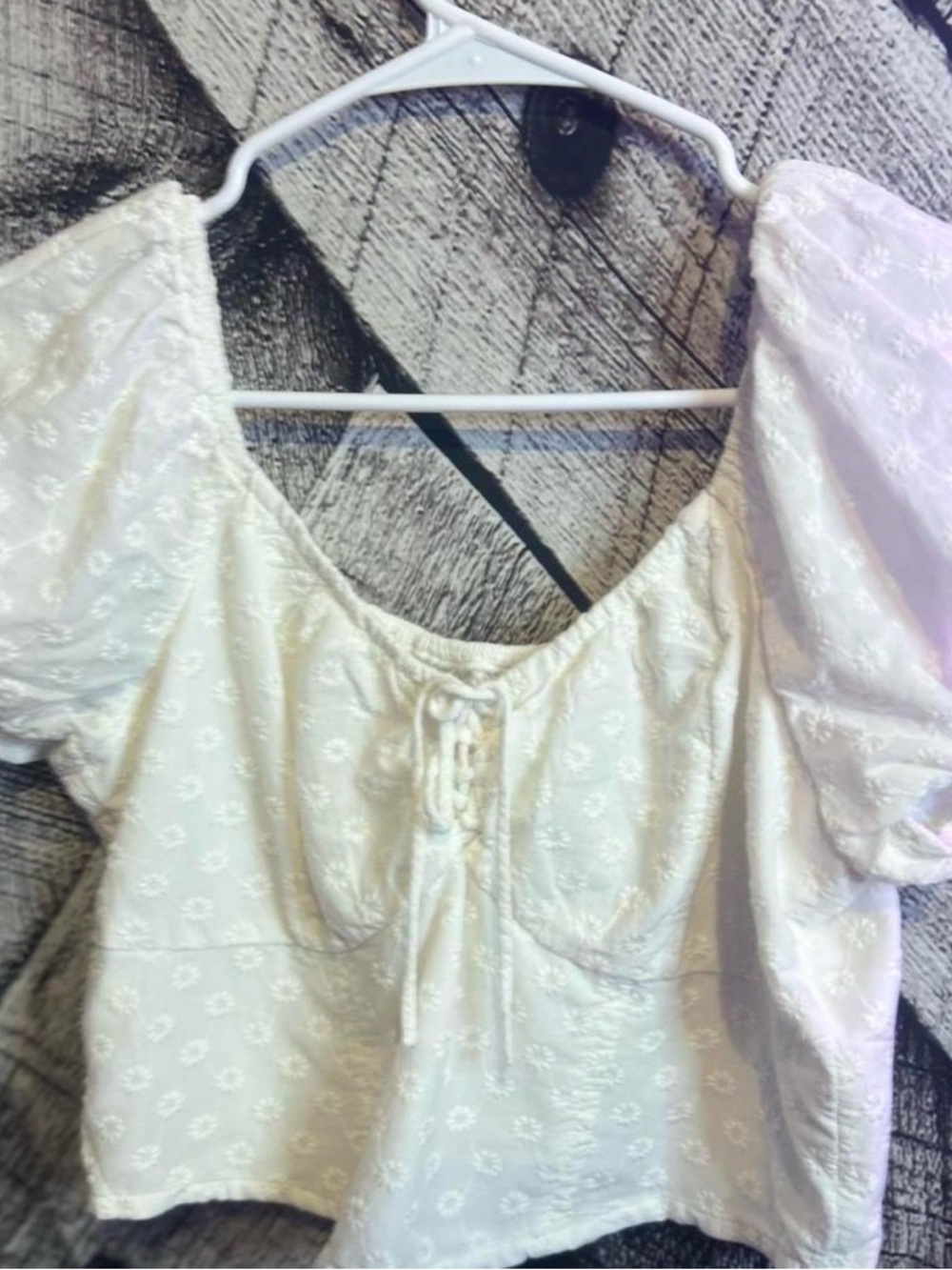 Hollister Cream Lace-Up Puff Sleeve Crop Top